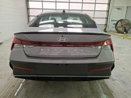 2025 Hyundai ELANTRA HEV SEL Sport