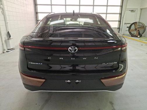 2023 Toyota Crown Platinum