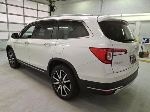 2022 Honda Pilot Touring 8-Passenger