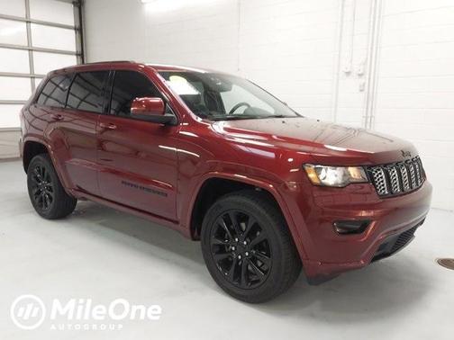 Photo 1 of 31 of 2019 Jeep Grand Cherokee Altitude