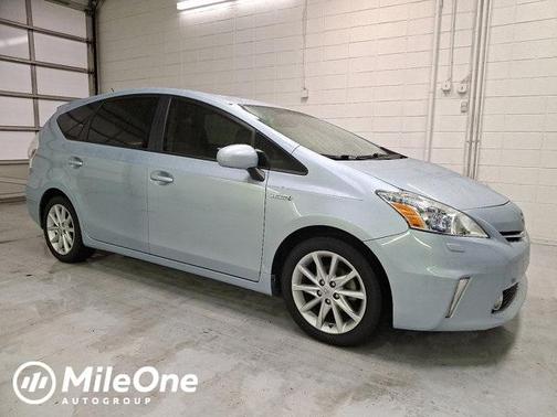 2014 Toyota Prius v Five