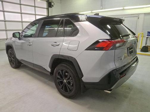 2025 Toyota RAV4 Hybrid SE