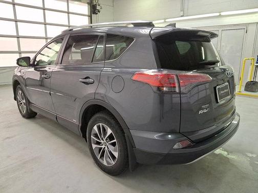 2017 Toyota RAV4 Hybrid XLE