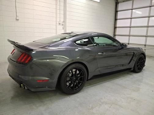 2019 Ford Shelby GT350 Base