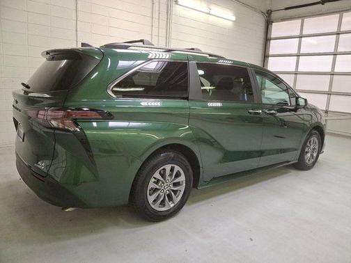 2024 Toyota Sienna XLE 7 Passenger