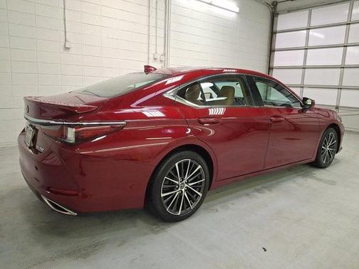 2023 Lexus ES 350 Base