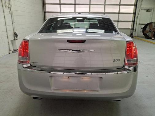 2011 Chrysler 300 Limited