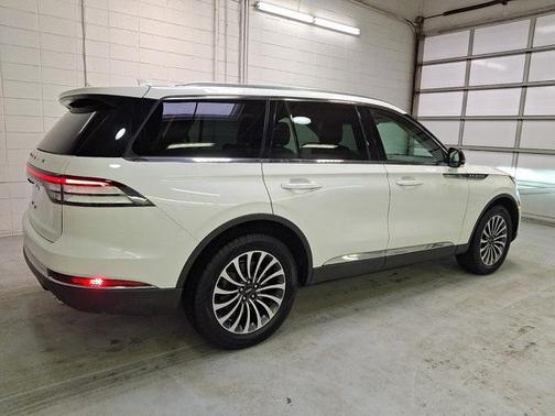 2022 Lincoln Aviator Standard AWD