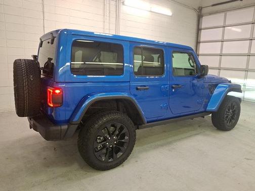 2025 Jeep Wrangler Sahara 4xe