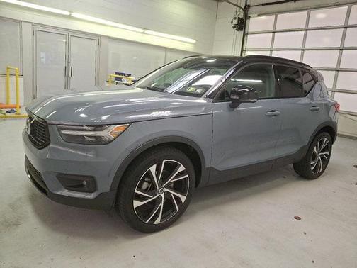 2021 Volvo XC40 T5 R-Design