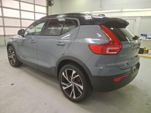 2021 Volvo XC40 T5 R-Design