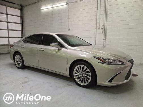 2019 Lexus ES 300h Luxury