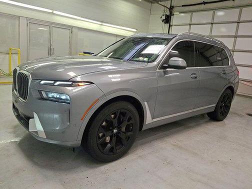 Skyscraper Gray Metallic 2024 BMW X7 xDrive40i