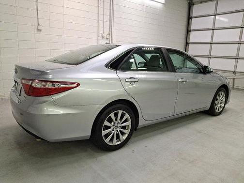 2016 Toyota Camry XLE