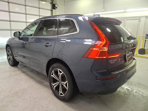 2022 Volvo XC60 B5 Momentum