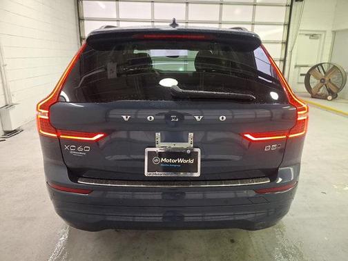 2022 Volvo XC60 B5 Momentum