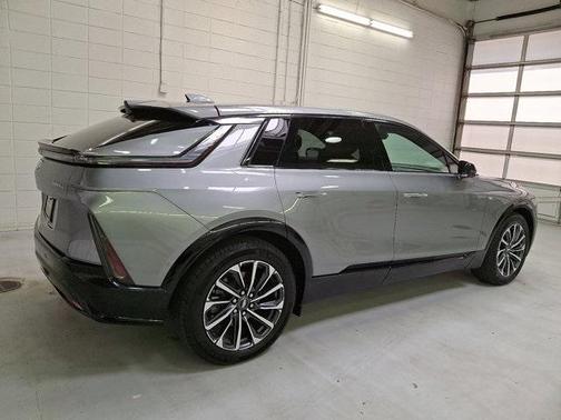 2024 Cadillac LYRIQ Sport