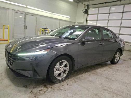 2021 Hyundai ELANTRA SE