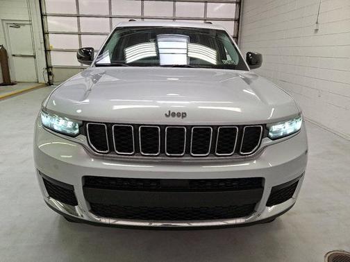 2022 Jeep Grand Cherokee L Laredo