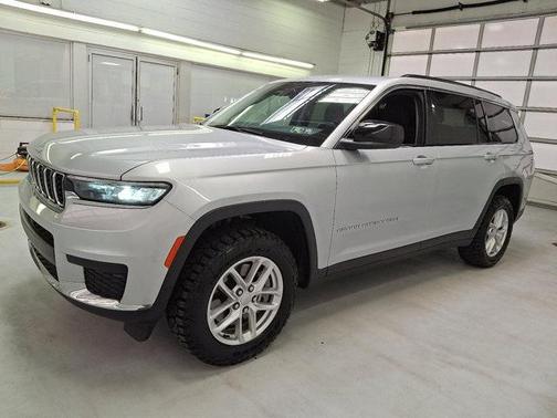 2022 Jeep Grand Cherokee L Laredo