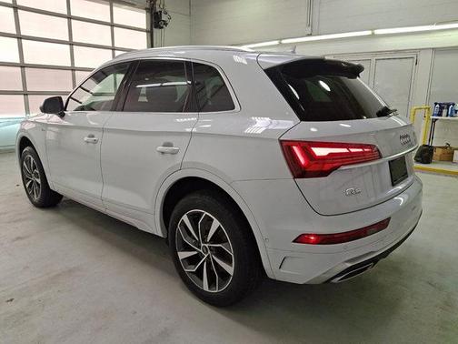 2023 Audi Q5 45 S line Prestige