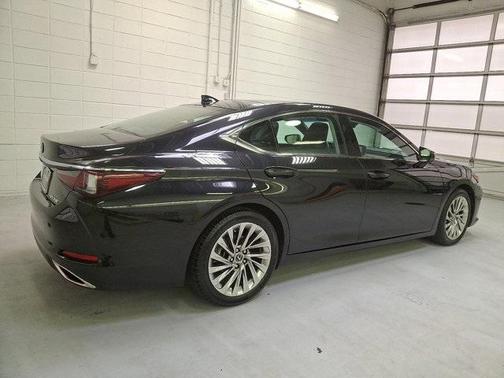 2022 Lexus ES 350 Ultra Luxury