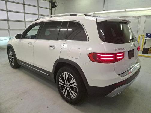 2025 Mercedes-Benz GLB 250 4MATIC