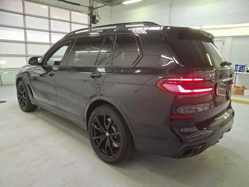 2024 BMW X7 M60i