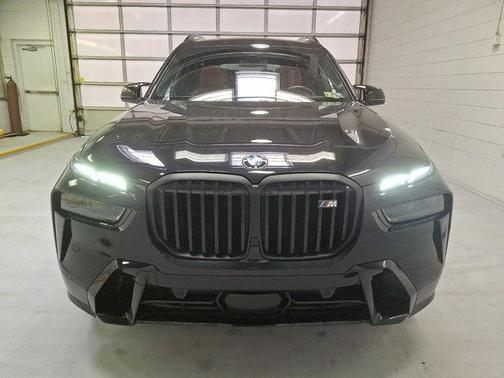 2024 BMW X7 M60i