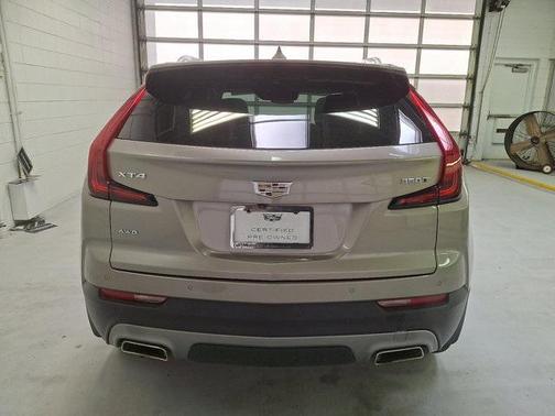 2023 Cadillac XT4 Premium Luxury