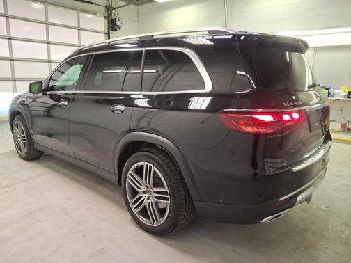 2025 Mercedes-Benz GLS 450 4MATIC