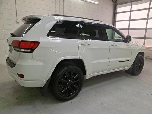 2017 Jeep Grand Cherokee Altitude