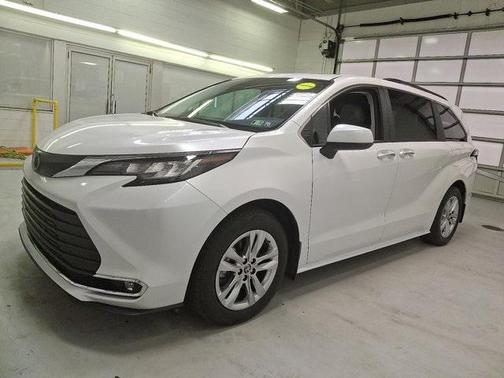 2023 Toyota Sienna XLE 7 Passenger
