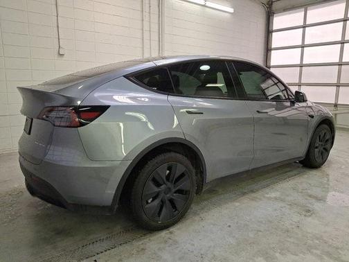 2025 Tesla Model Y Long Range