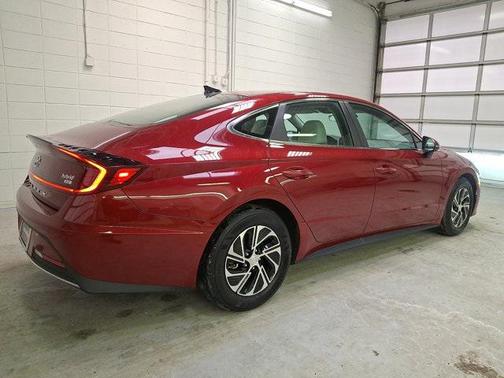 2023 Hyundai SONATA Hybrid Base