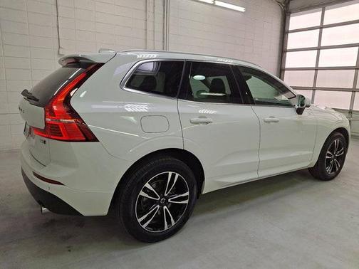 2021 Volvo XC60 T5 Momentum