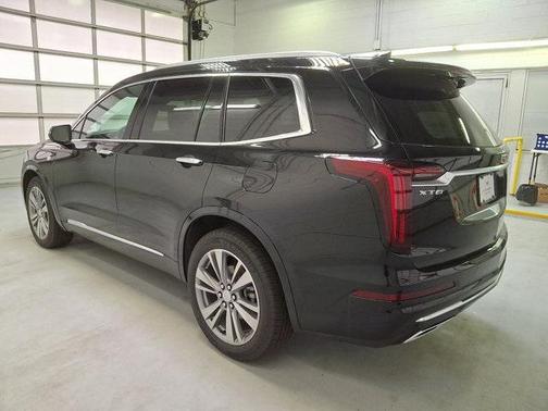 2025 Cadillac XT6 Premium Luxury FWD