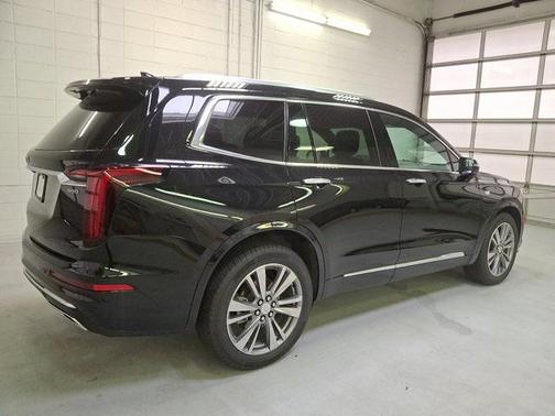 2025 Cadillac XT6 Premium Luxury FWD