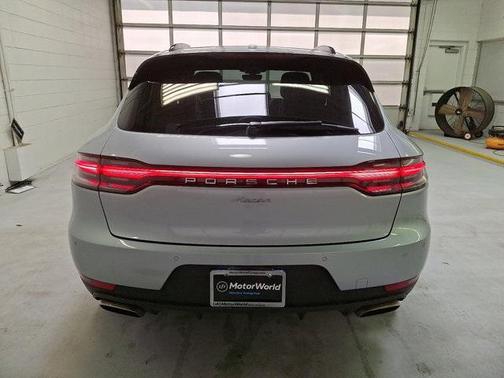 2021 Porsche Macan Base