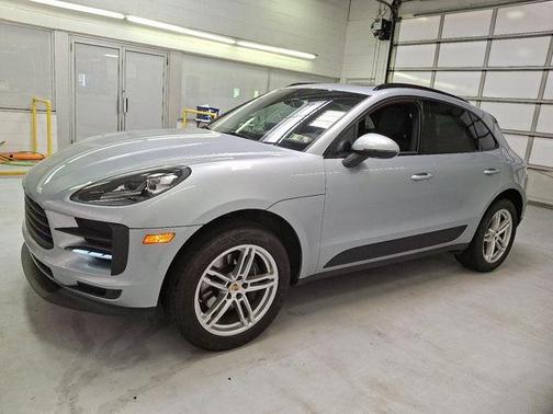 2021 Porsche Macan Base