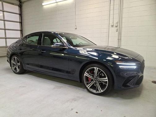 2025 Genesis G70 2.5T