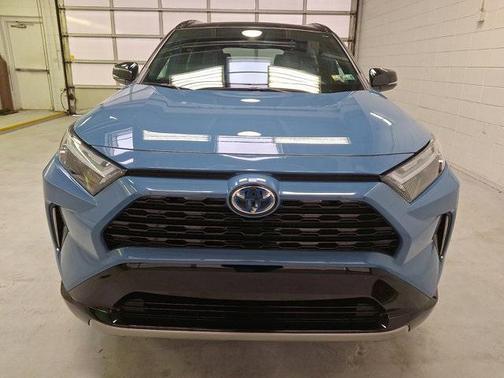 2022 Toyota RAV4 Hybrid SE