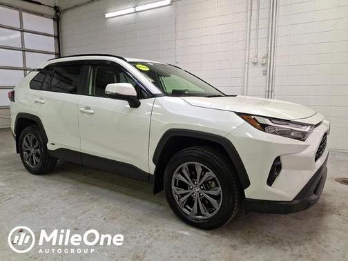 2022 Toyota RAV4 Hybrid XLE Premium