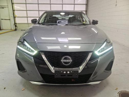 2023 Nissan Maxima SV