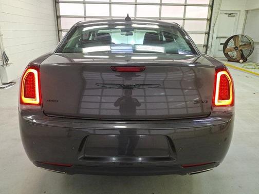 2021 Chrysler 300 Touring