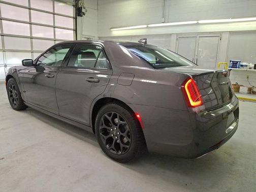 2021 Chrysler 300 Touring