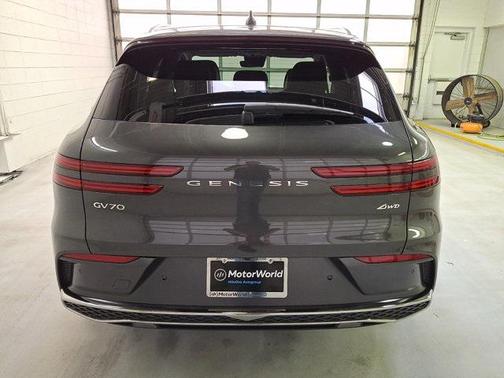 2026 Genesis GV70 2.5T Advanced