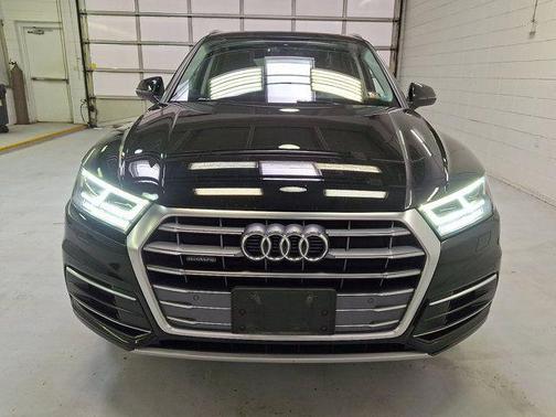 Brilliant Black 2019 Audi Q5 2.0T Premium Plus