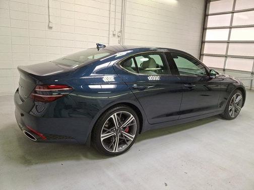 2025 Genesis G70 2.5T