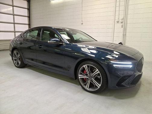 2025 Genesis G70 2.5T